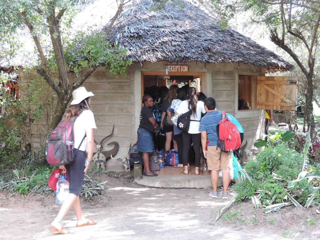 Enchoro Wildlife Camp Hotel Ololaimutiek Ngoại thất bức ảnh