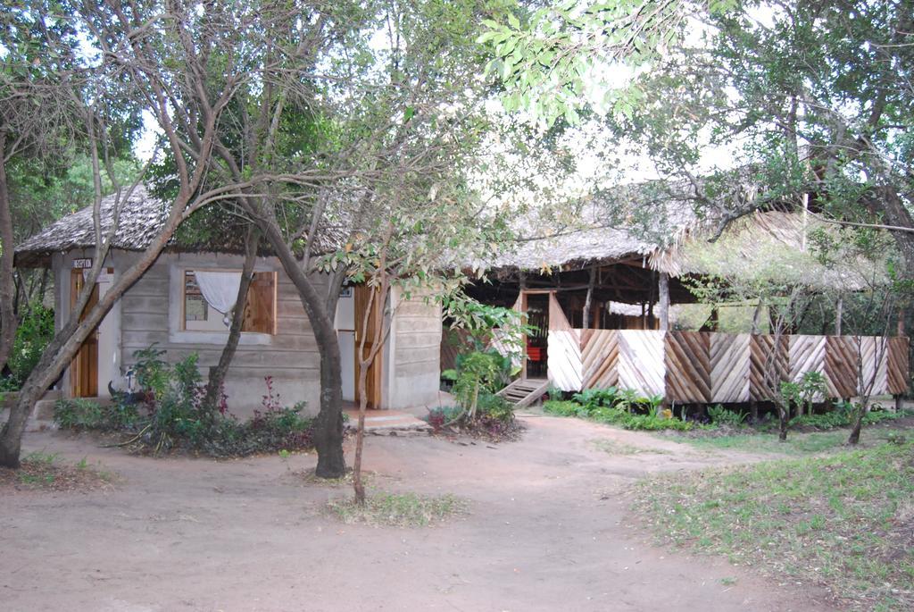 Enchoro Wildlife Camp Hotel Ololaimutiek Ngoại thất bức ảnh