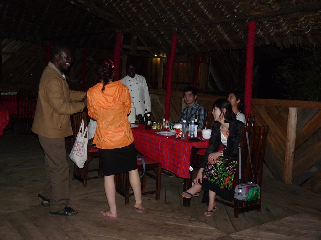 Enchoro Wildlife Camp Hotel Ololaimutiek Ngoại thất bức ảnh