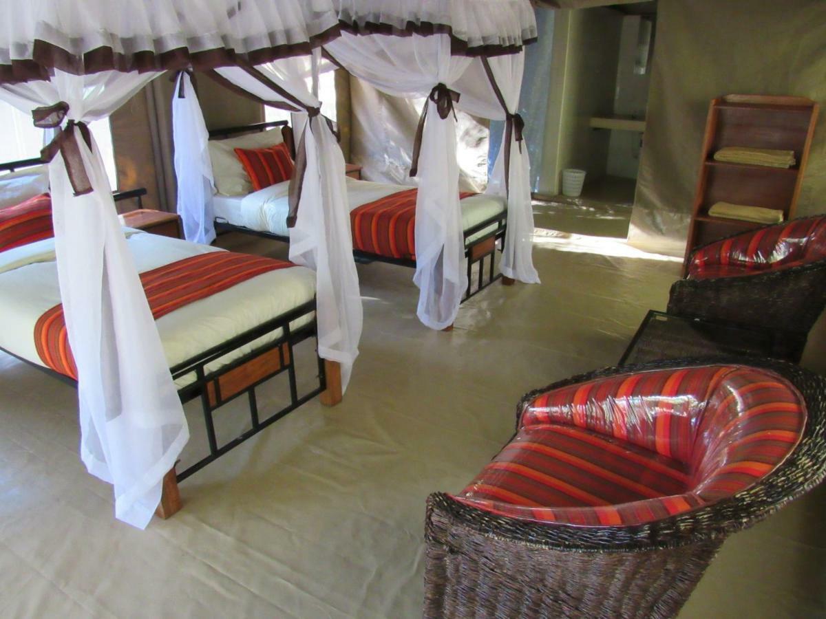 Enchoro Wildlife Camp Hotel Ololaimutiek Ngoại thất bức ảnh