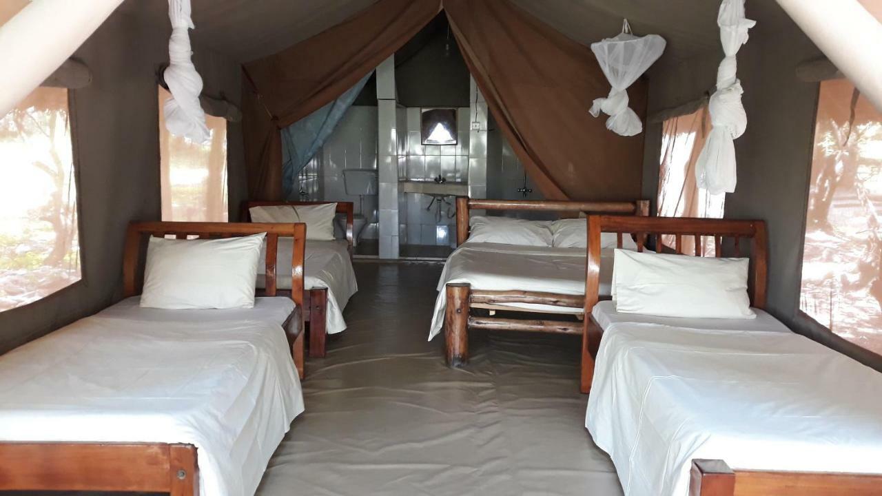 Enchoro Wildlife Camp Hotel Ololaimutiek Ngoại thất bức ảnh